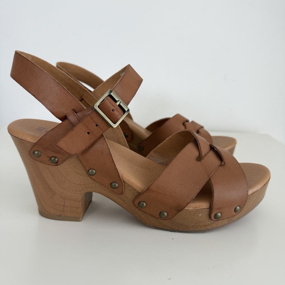 Korks Platform Sandals Womens 9 Brown Tan Wood Heel Strap Studs Boho Earthy